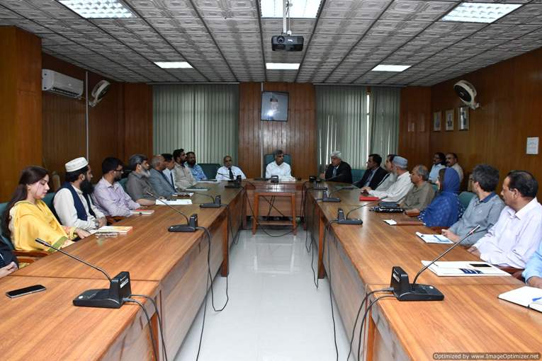 Vice Chancellor Prof. Dr Qamar-uz-Zaman Chairing Deans/Directors Meeting 