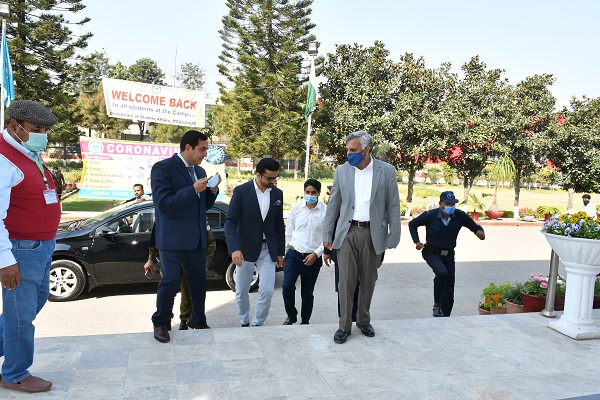 Commissioner Rawalpindi Division visited the University for Attock Campus Project Briefing
